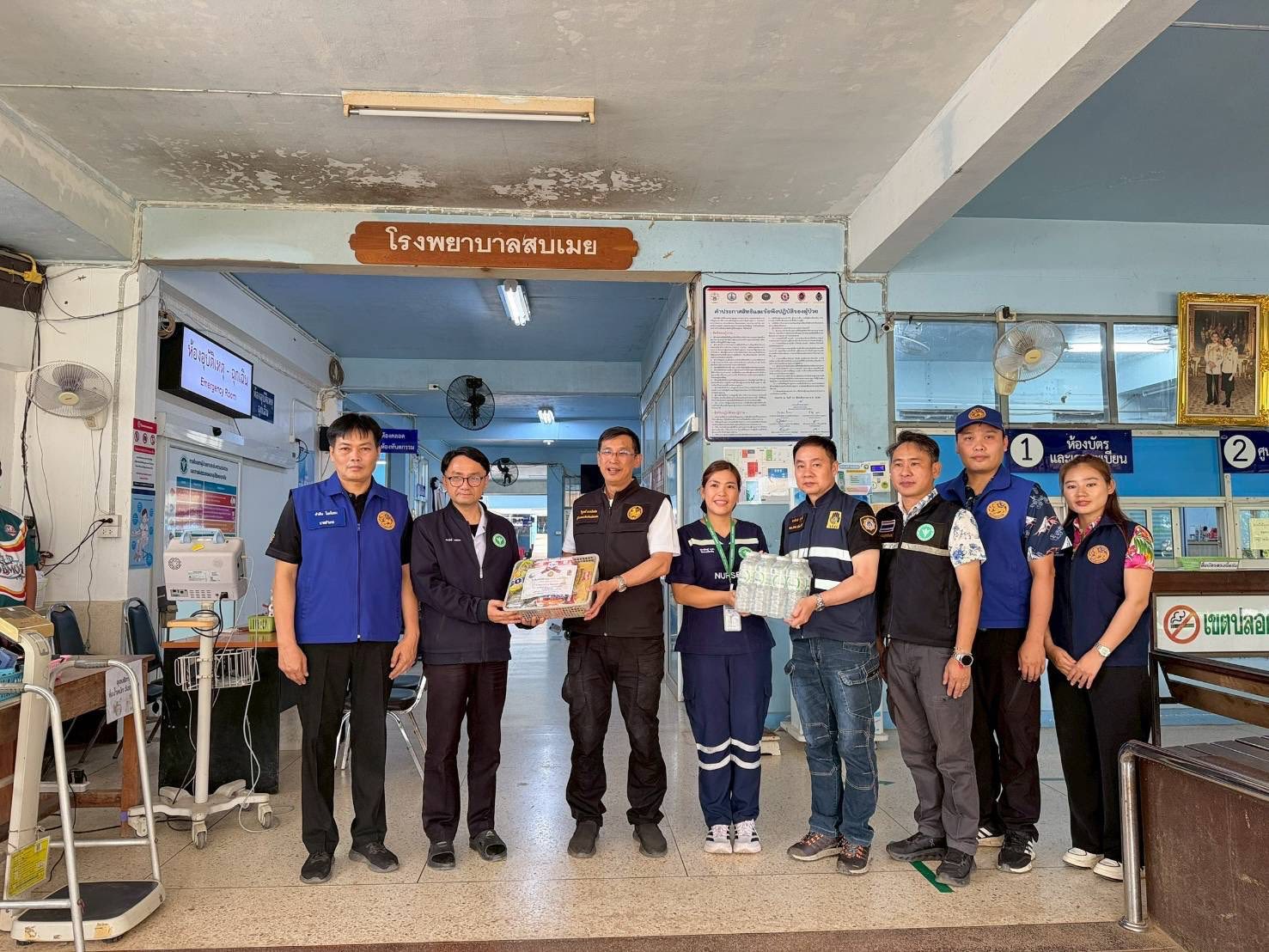 ผู้ว่าราชการจังหวัดแม่ฮ่องสอน ลงพื้นที่ตรวจเยี่ยมและให้กำลังใจเจ้าหน้าที่ ผู้ปฏิบัติงาน จุดตรวจจุดบริการประชาชนในพื้นที่อำเภอสบเมย ช่วงเทศกาลสงกรานต์ ประจำปี 2569